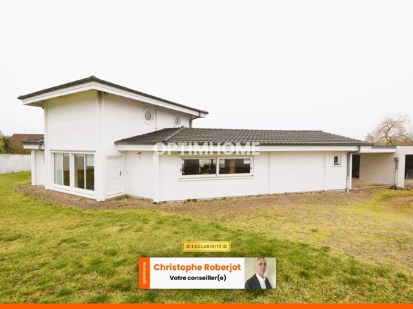 Inédit et rare sur le département: Maison de 220m2 en bois massif sur 2610m2 de terrain clos de murs