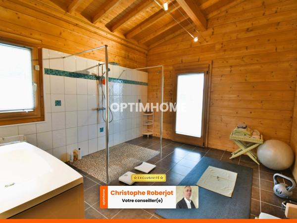 Inédit et rare sur le département: Maison de 220m2 en bois massif sur 2610m2 de terrain clos de murs