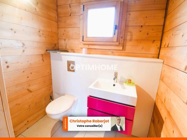 Inédit et rare sur le département: Maison de 220m2 en bois massif sur 2610m2 de terrain clos de murs