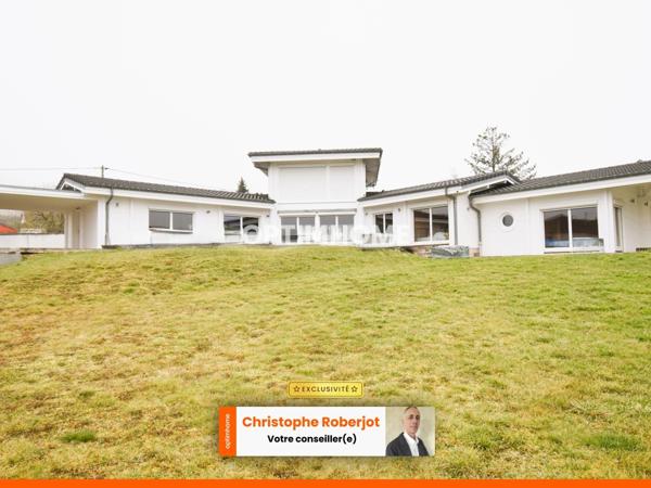 Inédit et rare sur le département: Maison de 220m2 en bois massif sur 2610m2 de terrain clos de murs