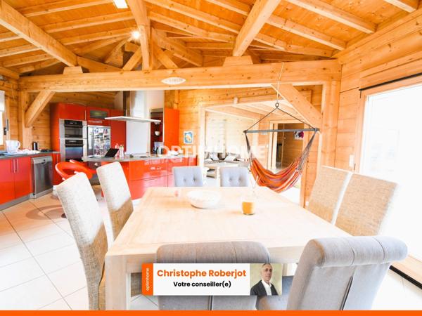 Inédit et rare sur le département: Maison de 220m2 en bois massif sur 2610m2 de terrain clos de murs