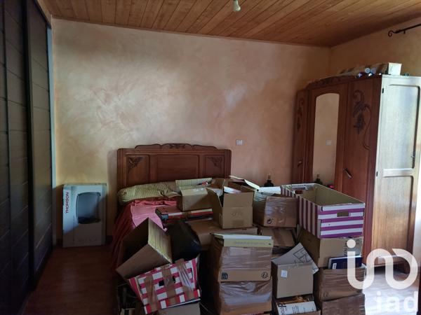 House for sale 4 rooms 98 m² Valence-en-Poitou