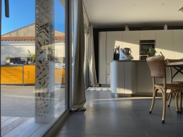 Vente Maison La Rochelle 1 174 000 € HAI - 150 m2 - Réf. 695-TERREETMER17_695