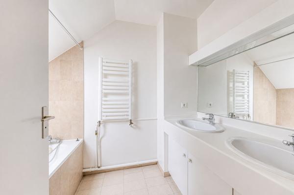 Maison Bussy Saint Georges 5 pièce(s) 110.80 m2