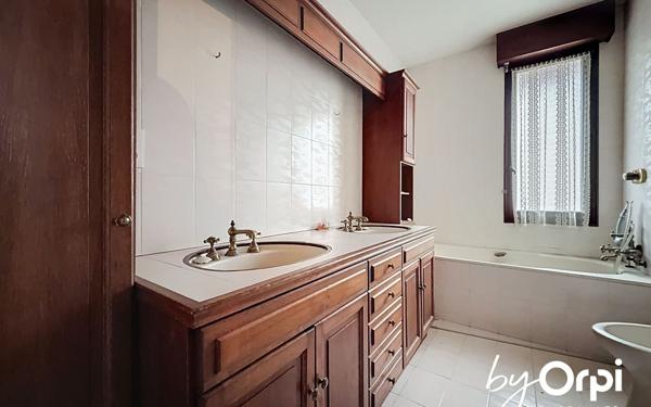 Maison à vendre    5 pièces •  Montaigut