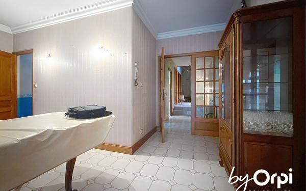 Maison à vendre    5 pièces •  Montaigut