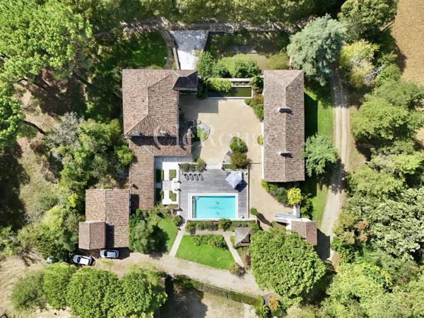10 minutes de Marmande — Demeure du XVIIe siècle restaurée avec second logis, piscine et pigeonnier