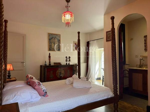 10 minutes de Marmande — Demeure du XVIIe siècle restaurée avec second logis, piscine et pigeonnier