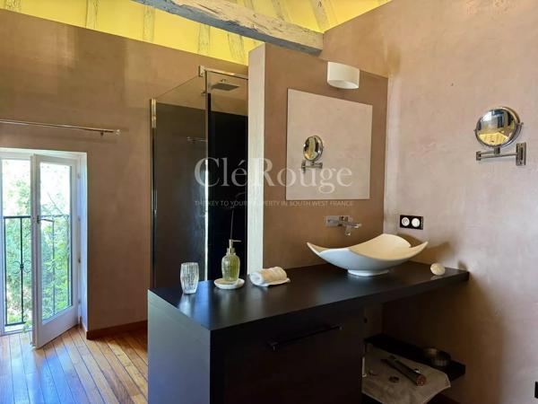 10 minutes de Marmande — Demeure du XVIIe siècle restaurée avec second logis, piscine et pigeonnier