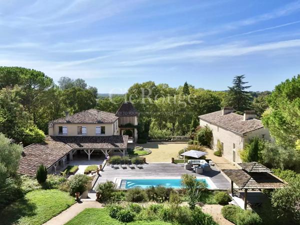 10 minutes de Marmande — Demeure du XVIIe siècle restaurée avec second logis, piscine et pigeonnier
