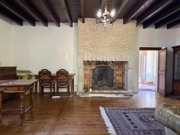 10 minutes de Marmande — Demeure du XVIIe siècle restaurée avec second logis, piscine et pigeonnier