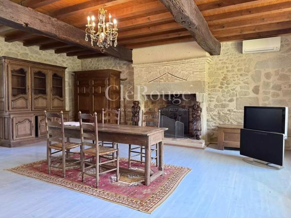10 minutes de Marmande — Demeure du XVIIe siècle restaurée avec second logis, piscine et pigeonnier