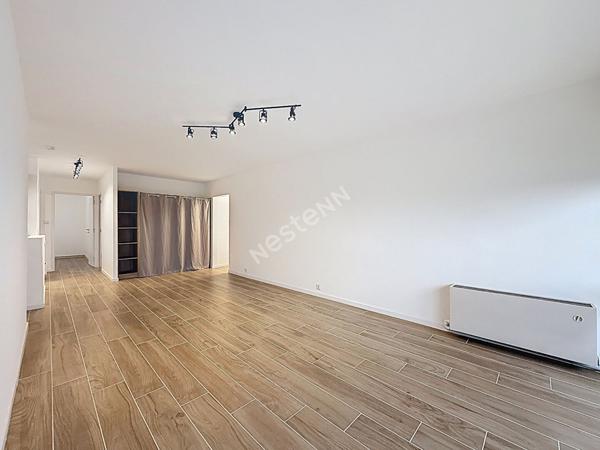 A vendre - Appartement T4 - 73m2 - 3 chambres - Place Jules Verne à Angers