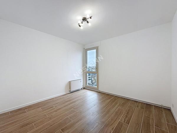 A vendre - Appartement T4 - 73m2 - 3 chambres - Place Jules Verne à Angers