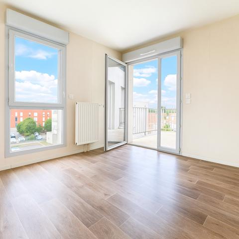 T3 balcon et place privative