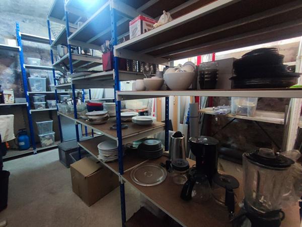 Belle grande cave saine