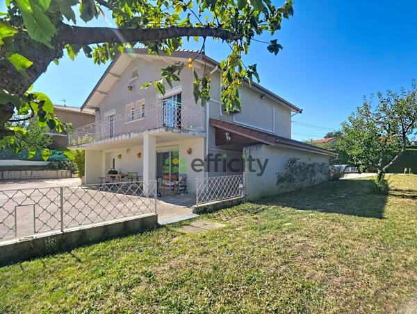 Maison
         5 pièces
        - 148 m² Exclusivité 395 000 € *