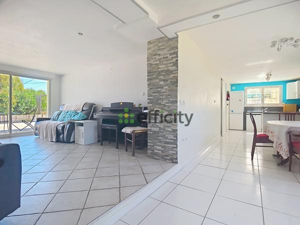 Maison
         5 pièces
        - 148 m² Exclusivité 395 000 € *