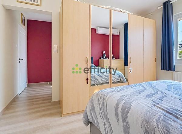 Maison
         5 pièces
        - 148 m² Exclusivité 395 000 € *