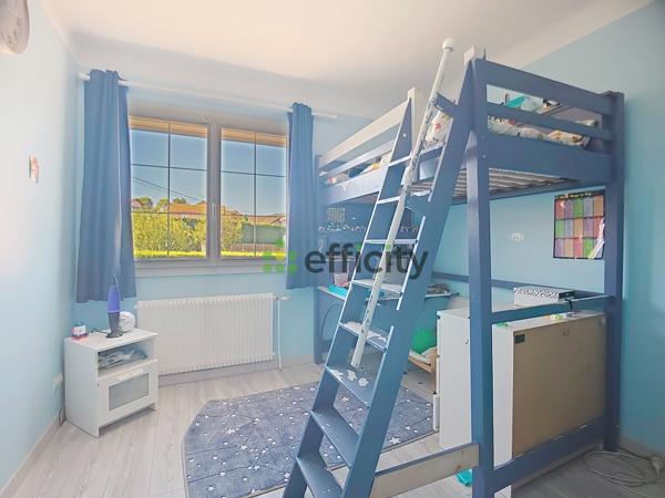 Maison
         5 pièces
        - 148 m² Exclusivité 395 000 € *