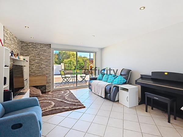Maison
         5 pièces
        - 148 m² Exclusivité 395 000 € *