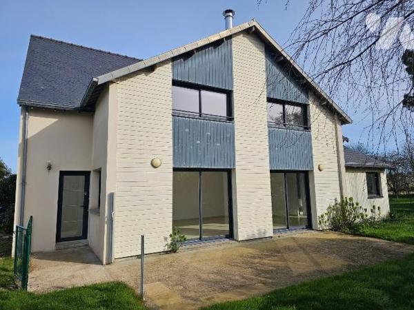 Saint-Coulomb, secteur de Tannée, au calme, proche plage Anse Duguesclin, maison de 2011, lumin...