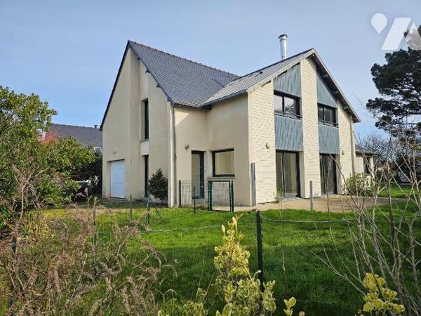 Saint-Coulomb, secteur de Tannée, au calme, proche plage Anse Duguesclin, maison de 2011, lumin...