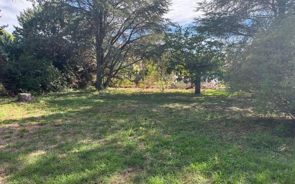 Terrain à vendre    Bezouce