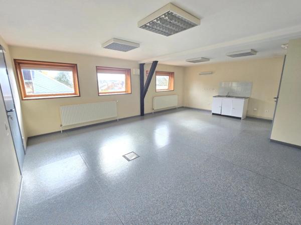 FOURMIES (59) - Vente immeuble de 390 m² avec cour.