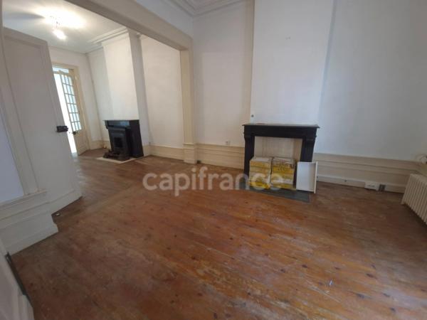 Maison de ville spacieuse - CENTRE VILLE