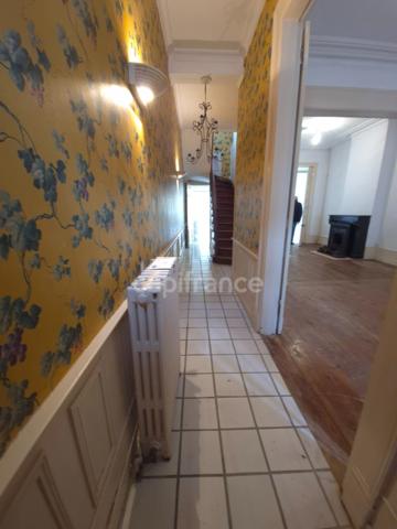 Maison de ville spacieuse - CENTRE VILLE