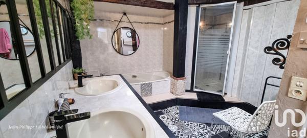 House for sale 8 rooms 215 m² Saint-Pierre-de-Clairac