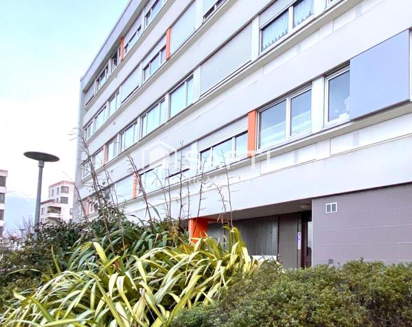 Grand appartement T6 de 103 m², idéal pour la colocation ou une famille