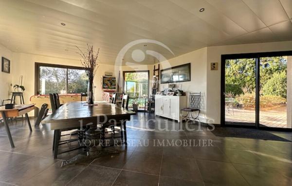 Maison contemporaine de plain-pied sur 2000m2