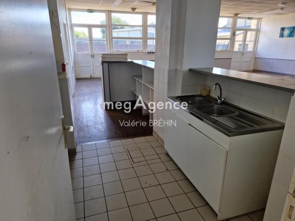 Immeuble à HAMBERS, 53160 - 342m²