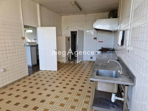 Immeuble à HAMBERS, 53160 - 342m²