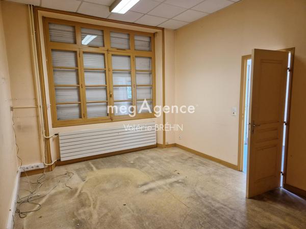 Immeuble à HAMBERS, 53160 - 342m²