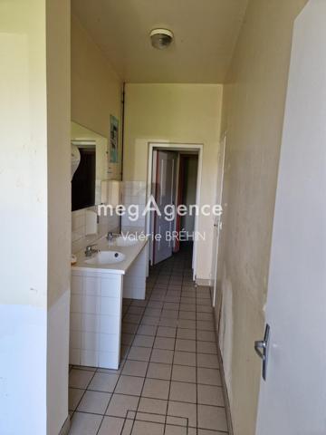 Immeuble à HAMBERS, 53160 - 342m²