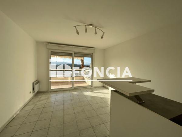 Location Appartement 2 pièces 36.99 m² - 604 AV. GEORGES POMPIDOU Le Cannet 06110