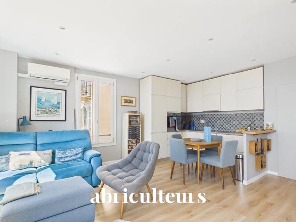 Charmant appartement 3 pièces de 39 m² Entièrement rénové Vue mer dégagée Nice Mont Boron