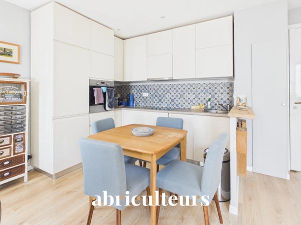 Charmant appartement 3 pièces de 39 m² Entièrement rénové Vue mer dégagée Nice Mont Boron