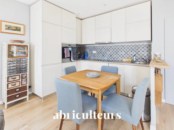 Charmant appartement 3 pièces de 39 m² Entièrement rénové Vue mer dégagée Nice Mont Boron