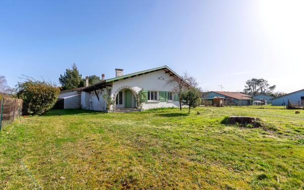 Maison à vendre    5 pièces •  Sainte-Eulalie-en-Born