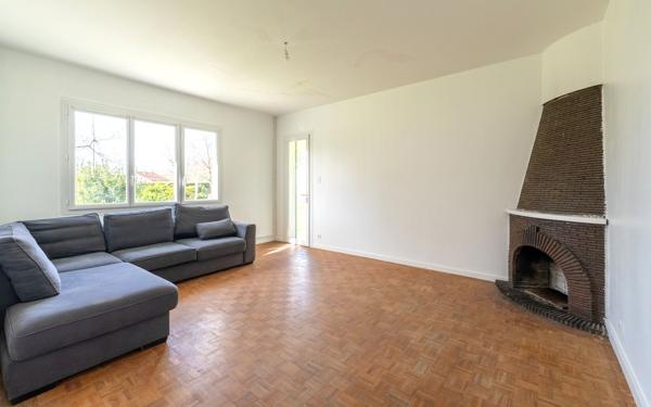 Maison à vendre    5 pièces •  Sainte-Eulalie-en-Born