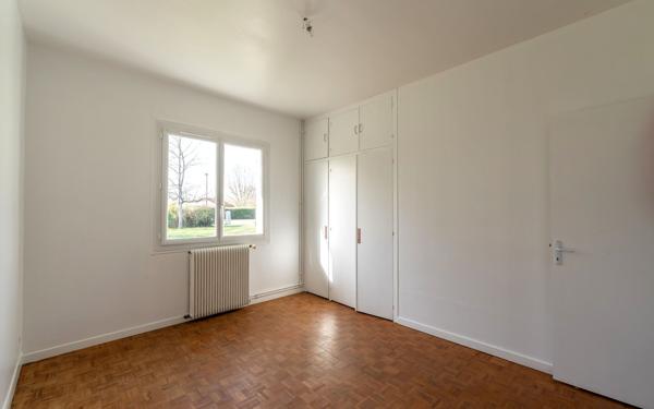 Maison à vendre    5 pièces •  Sainte-Eulalie-en-Born