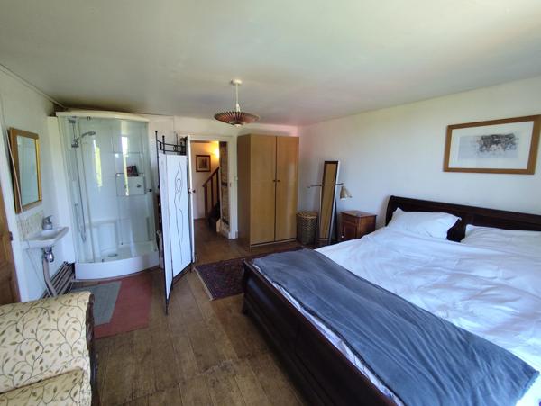 Joli cottage de 3 chambres avec grand jardin et grange, près de Civray