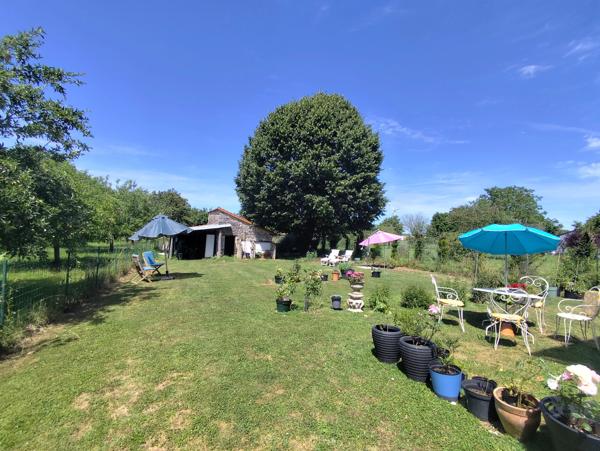 Joli cottage de 3 chambres avec grand jardin et grange, près de Civray