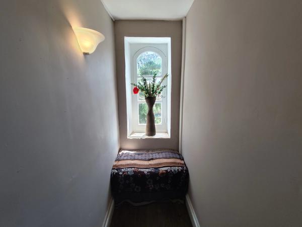 Joli cottage de 3 chambres avec grand jardin et grange, près de Civray