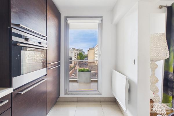 4 PIÈCES MODERNE SANS VIS-À-VIS AVEC BALCON, CAVE ET PARKING.