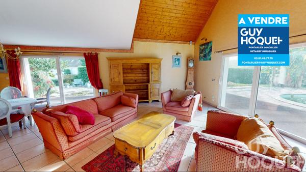 A VENDRE MAISON TERRAIN PISCINE 2 GARAGES